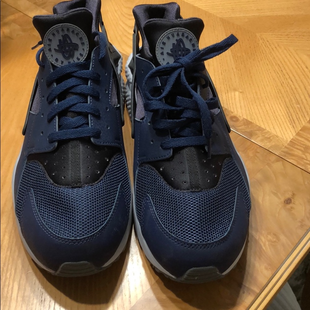 Unworn Nike air huarache